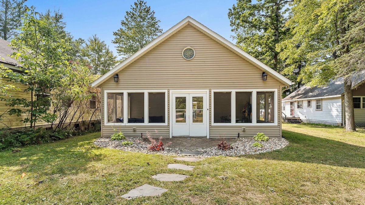 Kendall House | Lakefront Tranquility Spacious Retreat Sleeps 14