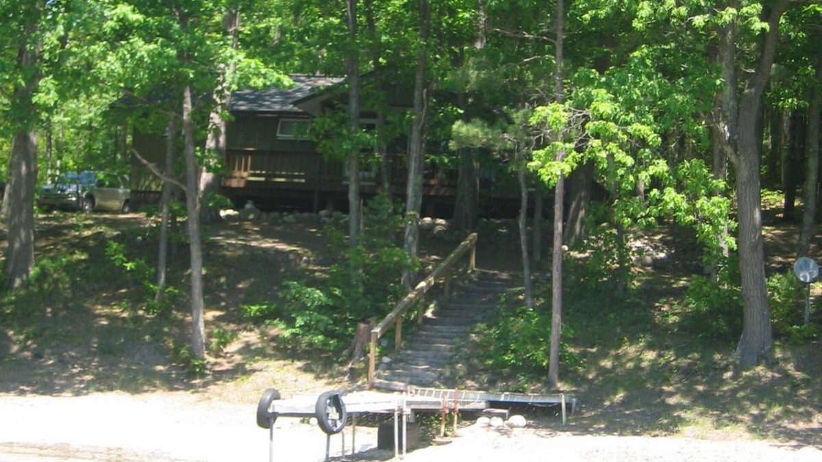 Lake Arrowhead House | Lakefront Vacation Home W/Large Yard and FirePit
