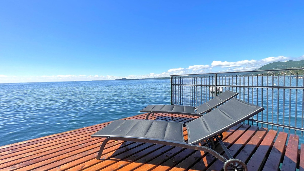 Toscolano Maderno Villa | Lakefront villa with secular park, private jetty and pool 10 km from Salò