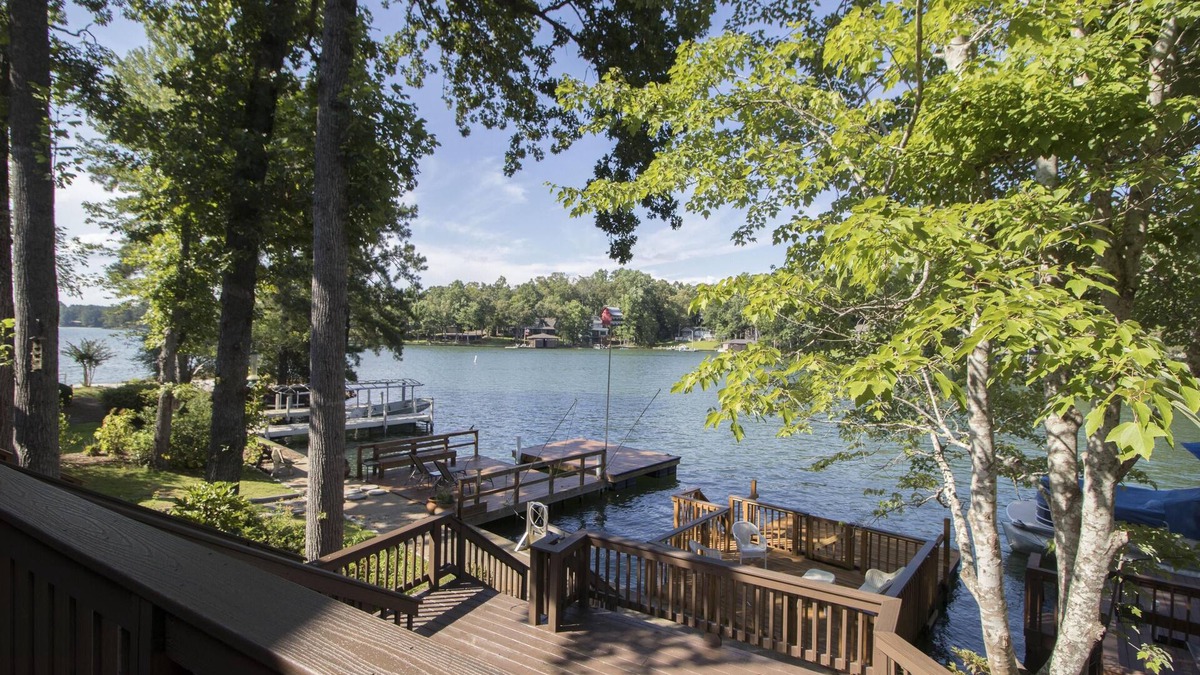 Dadeville Villa | Lakefront Villa in StillWaters – Perfect for Relaxation & Adventure!