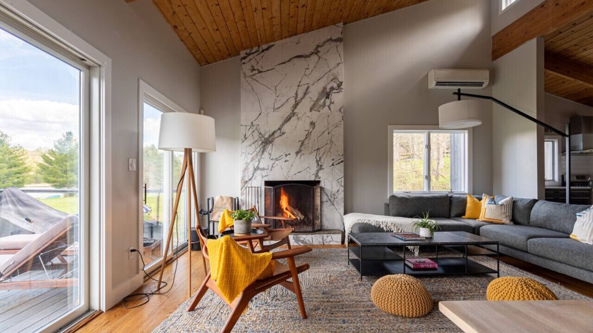 Narrowsburg Cabin | Lakefront w/Hot Tub, Game Room, + Fireplace