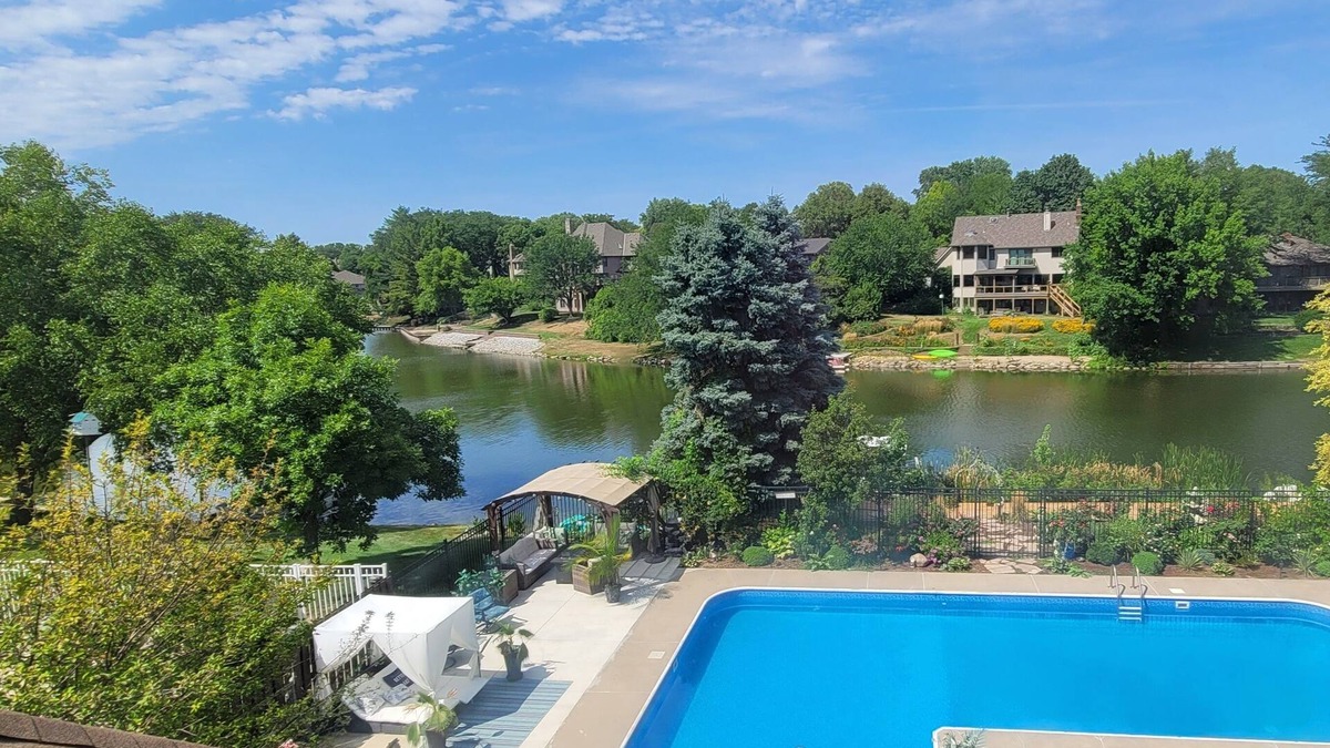 West Omaha House | Lakefront walk-out basement with private Pool, Hot Tub, Sauna and Pool Table 🏖