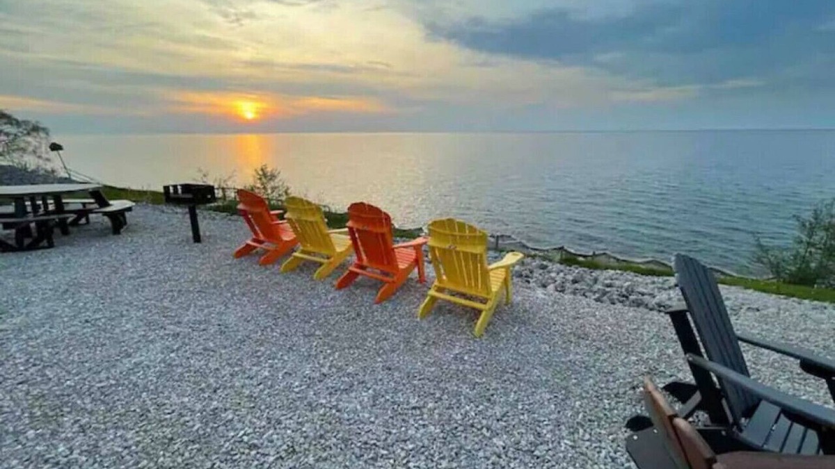 Geneva-on-the-Lake House | Lakefront - Winery - GOTL Oasis- Sunset Vacation Rentals