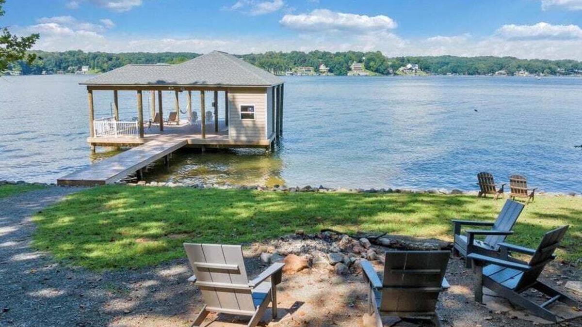 Smith Mountain Lake House | Lakefront- With Private Dock!