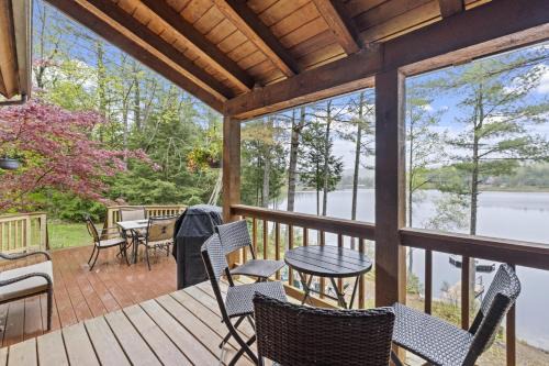 Sanbornton House | Lakefront Wprivate Beach - Luxury Log House!