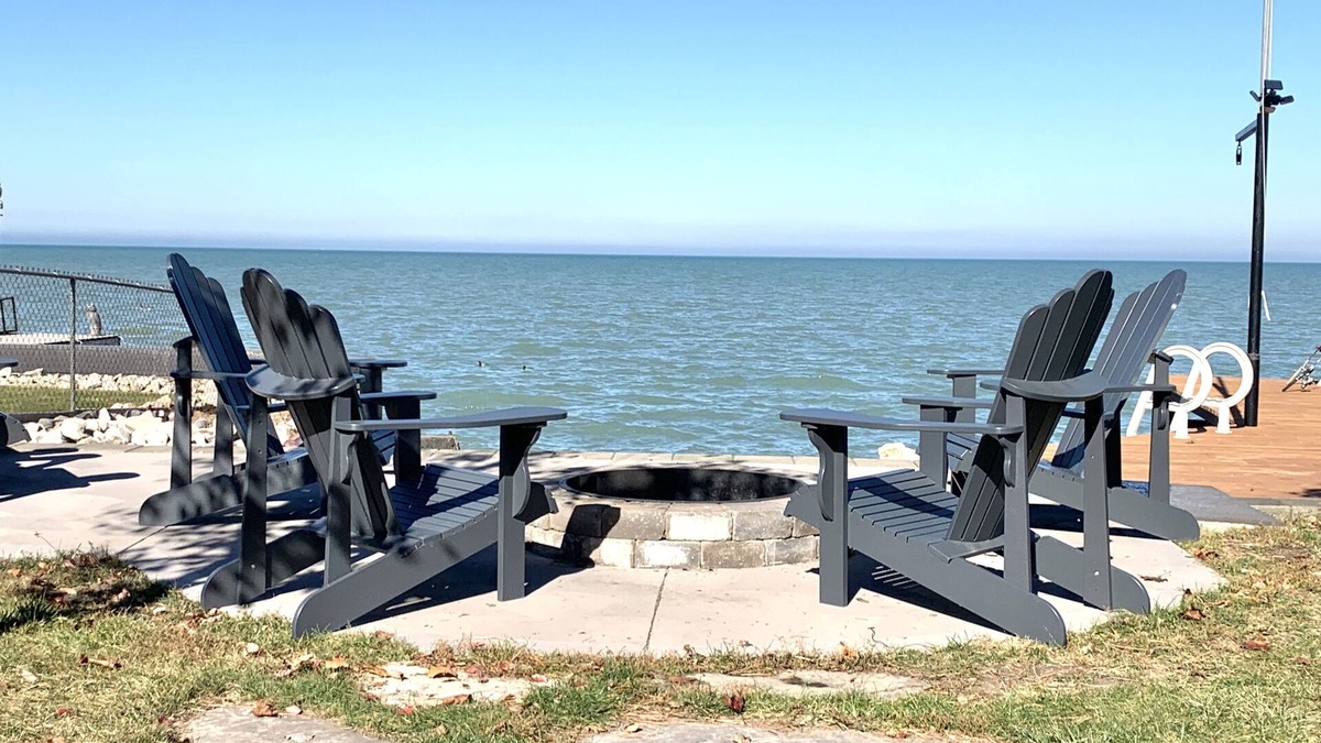 Pointe aux Roches House | Lakehouse Cottage on Lake St.Clair