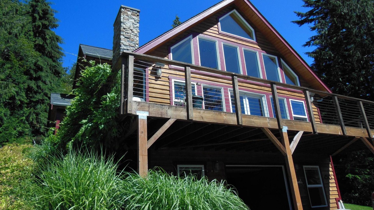 Lime Kiln House | Lakehouse Getaway For Fun In The Sun