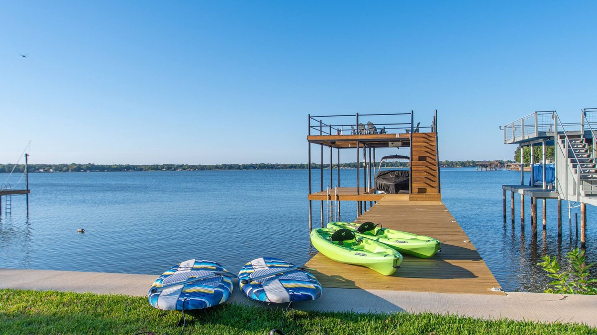 Carolyn Estates House | Lakehouse Getaway! Perfect For Boating Swimming Fishing Kayaking