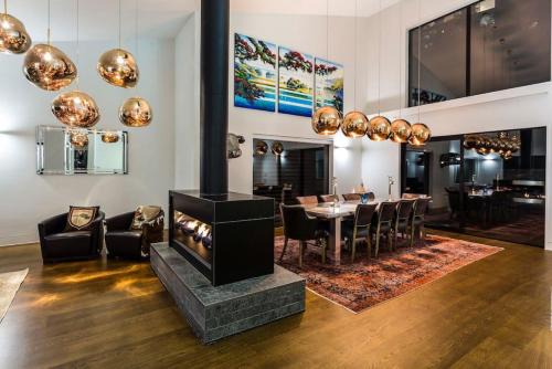 Queenstown House | Lakehouse Joela - award winning luxury home