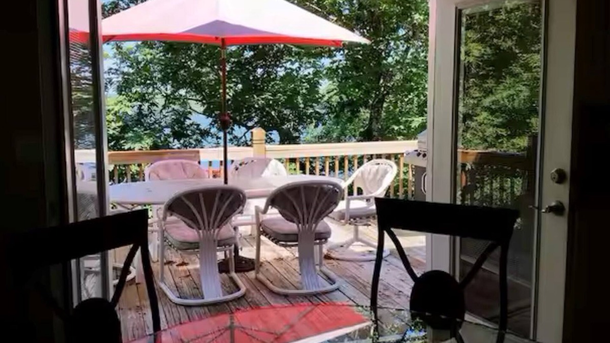 Wedowee House | Lakehouse nestled in the treetops with beautiful lake views.
