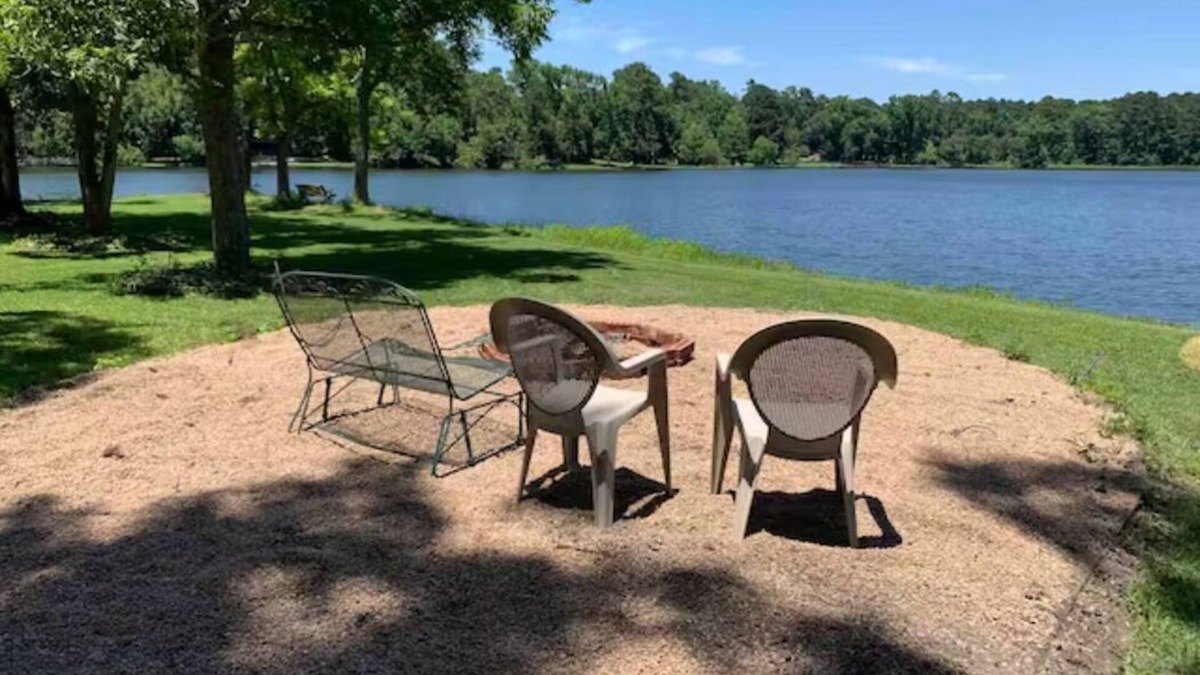 Montgomery House | Lakehouse on a small private lake situated on 1.2 acres of lakefront property.