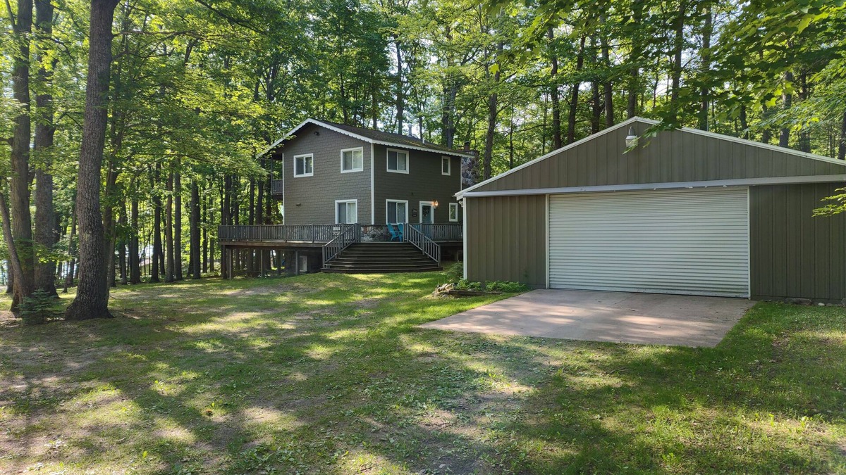 Higgins Lake House | Lakehouse with access to Higgins Lake
