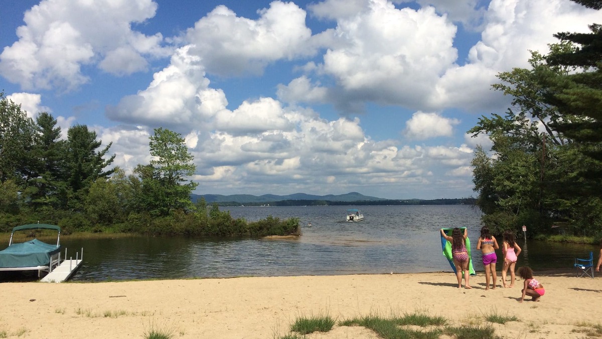 Center Ossipee House | Lakehouse with Game Room, Fire Pit, Beach+Pool access. Sleeps 7. Pet-Friendly!
