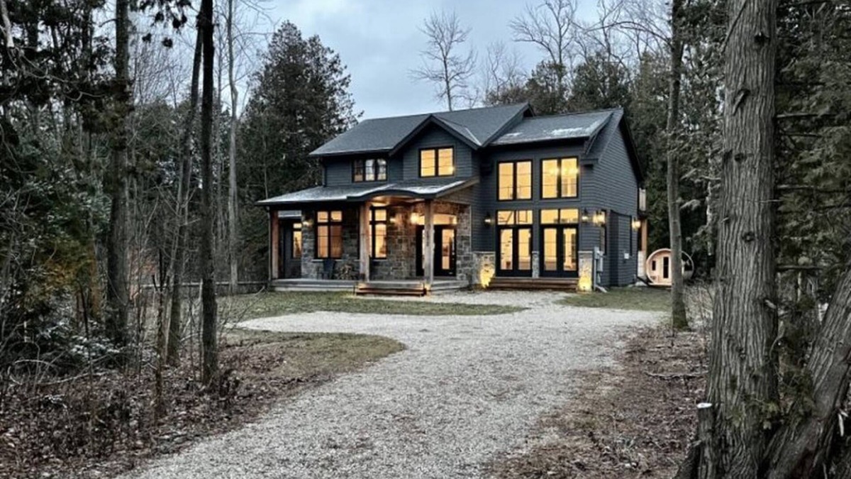 Saugeen Shores House | Lakeridge House, is an executive luxury weekly summer & off-season weekly rental