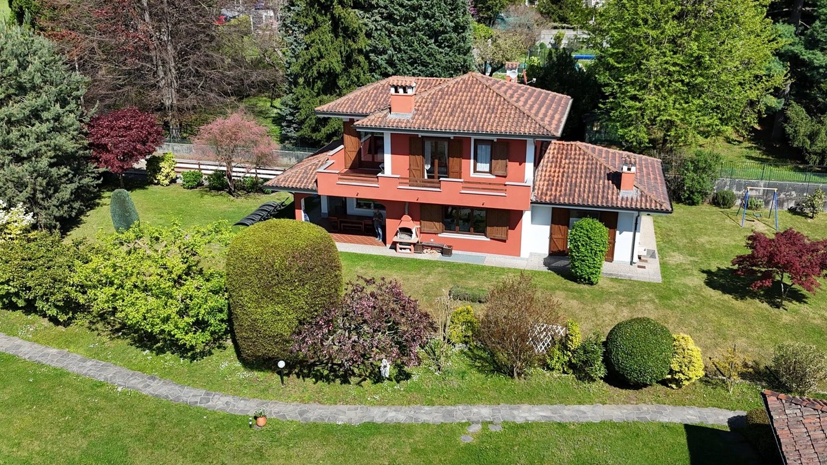 Armeno Villa | Lakes and mountains, spacious villa for 8 people in peaceful location big garden
