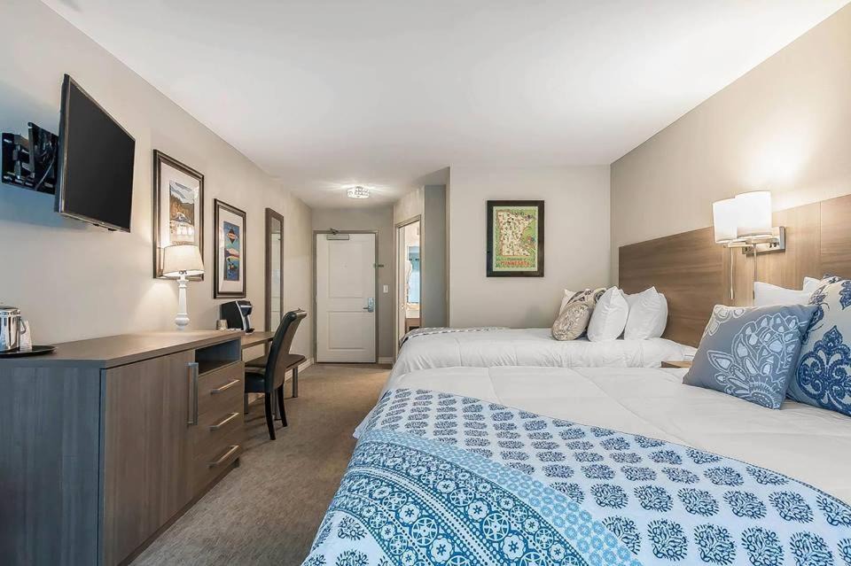 Pelican Rapids Hotel | Lakes Inn at Dunvilla