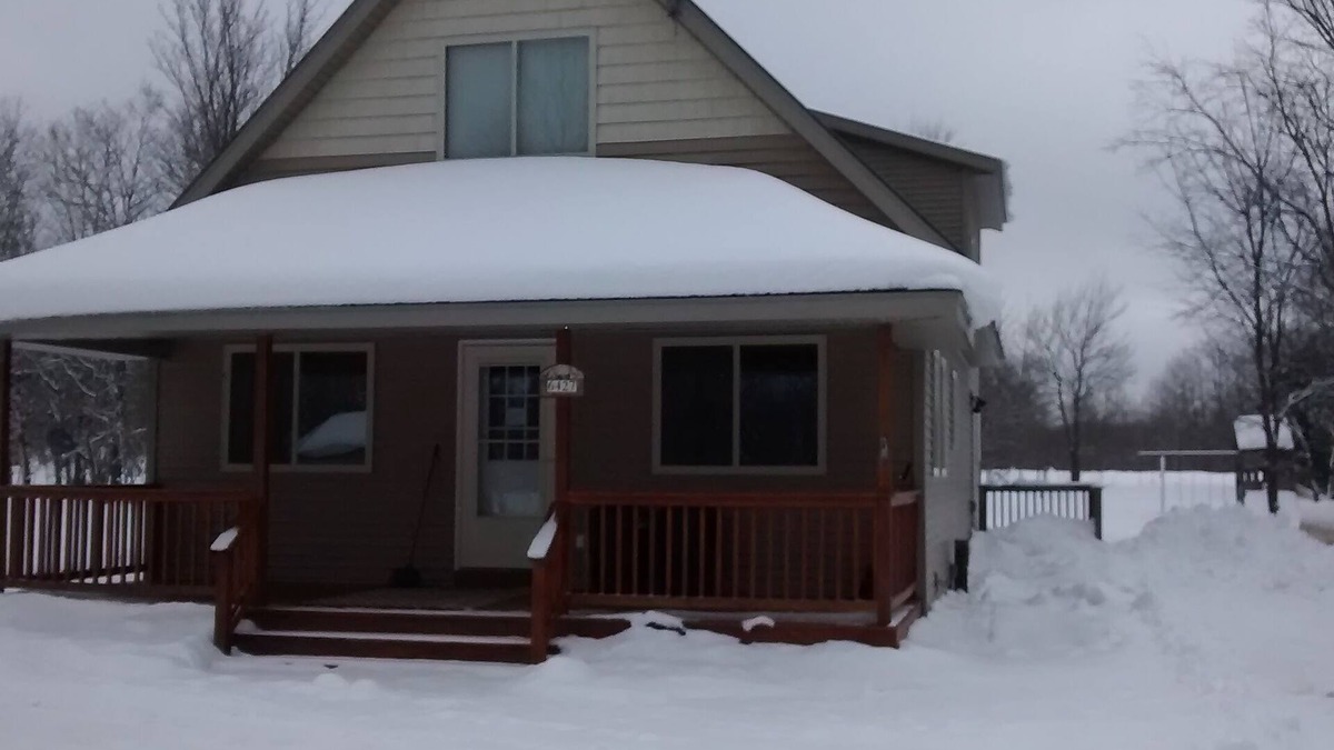 Elmira Cottage | LAKES OF THE NORTH GOLF, SNOWMOBILE, ORV, FISH, SWIM, HIKE, AND HUNTING COTTAGE