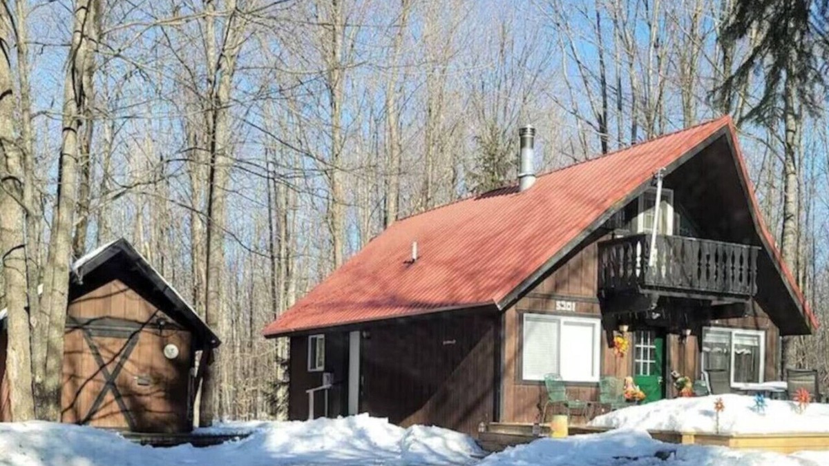 Elmira House | Lakes of the North/ Lake Arrowhead