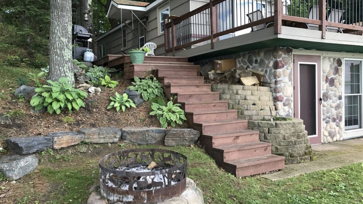 Luck Cabin | Lakeshore Cabin On The Waters Edge of Bone Lake