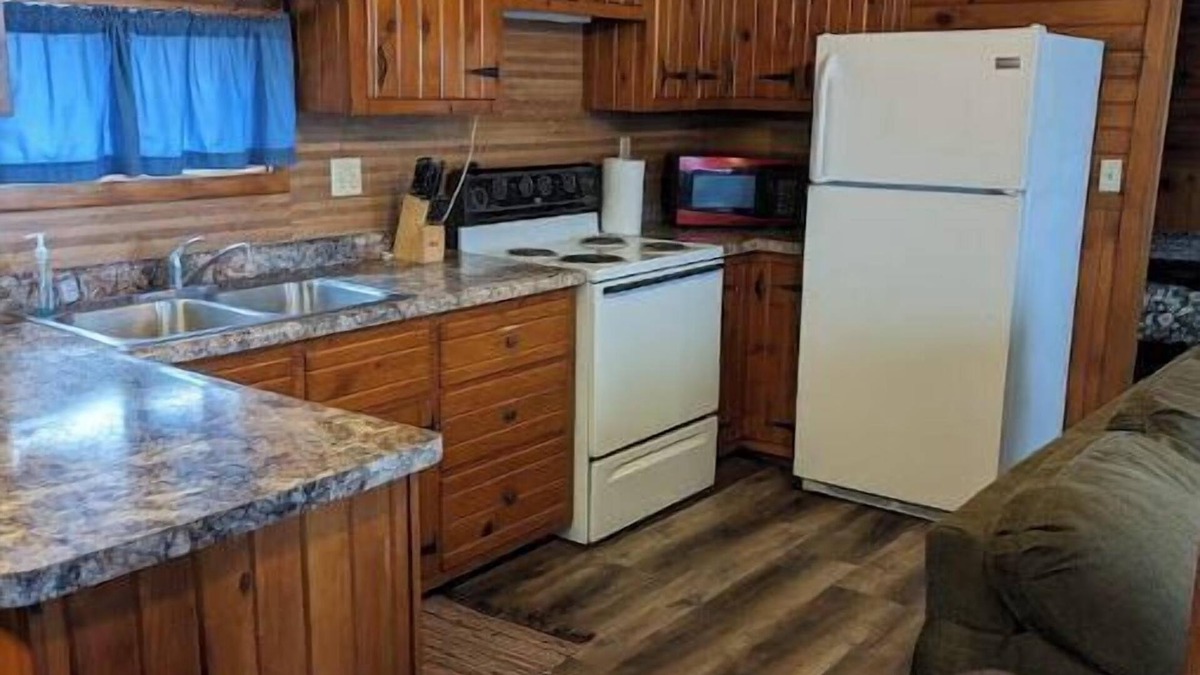 Faribault Cabin | Lakeshore Cabin @ Winjums