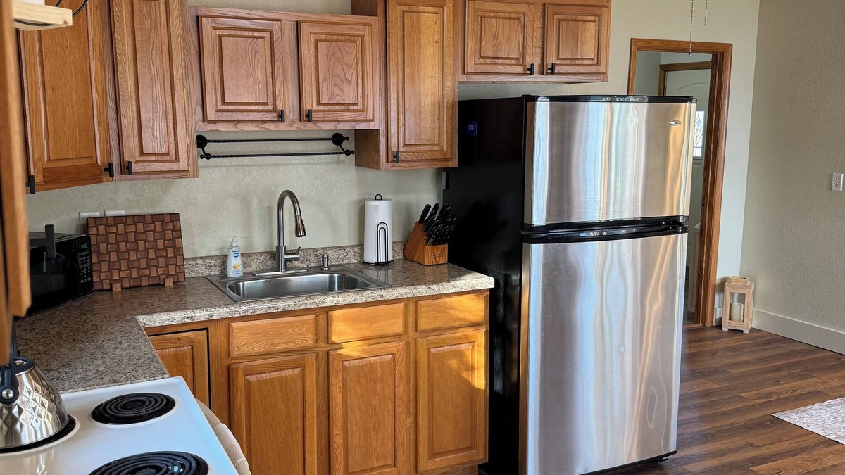 Moose Lake House | Lakeshore Cottage in charming Moose Lake, close to many amenities.