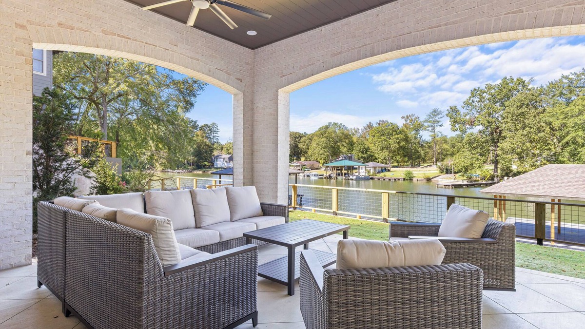 Jacksons' Gap House | Lakeshore Oasis on Lake Martin