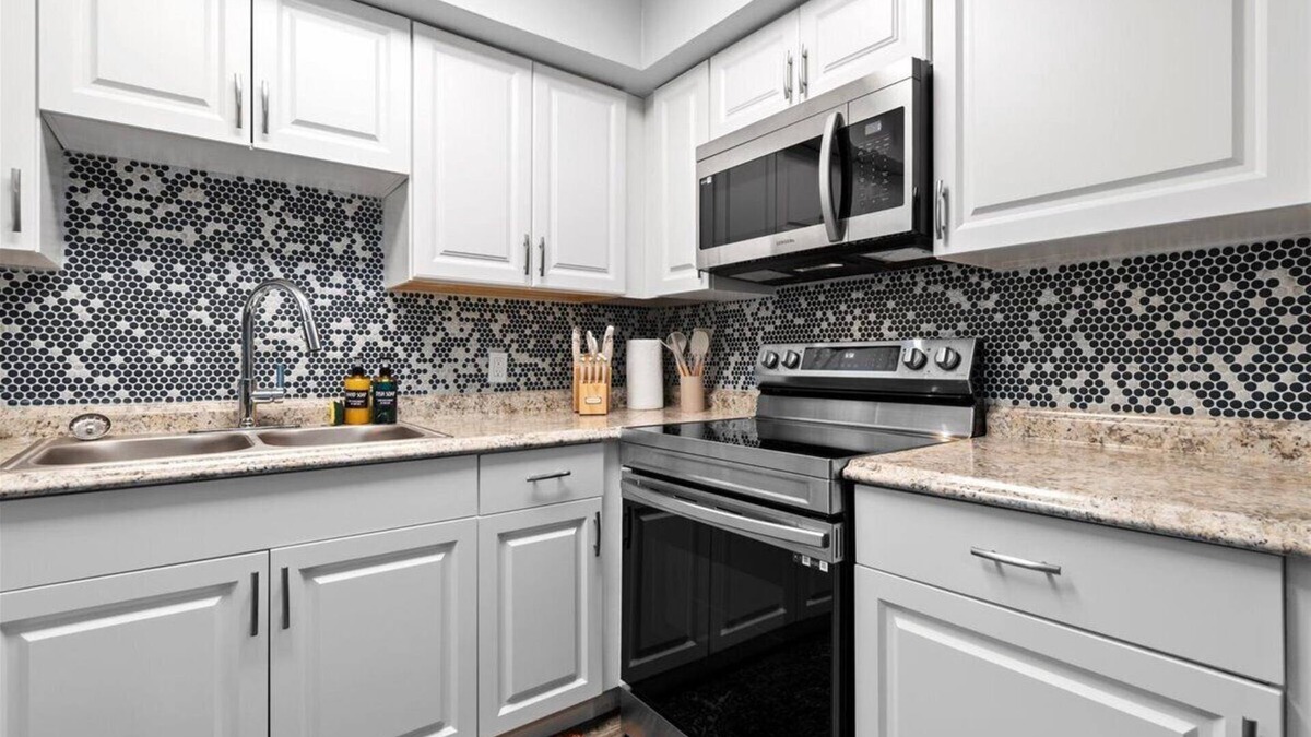 Lake Worth Corridor Apartment | Lakeside 1BR Oasis