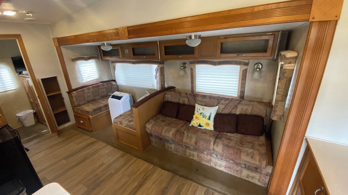 Hartsville House | Lakeside 2-bedroom RV in charming Hartsville with AC, WiFi