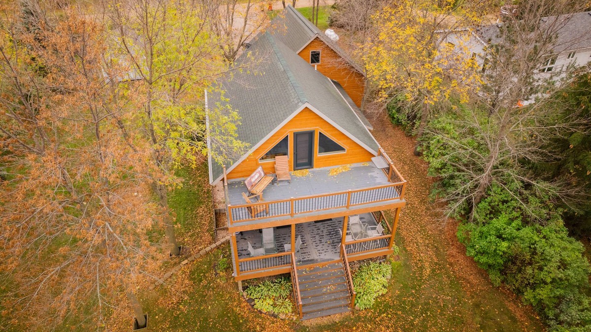 Parkers Prairie Ski Chalet | Lakeside 3-bdrm chalet cabin near Alexandria - minutes from Carlos Creek Winery!