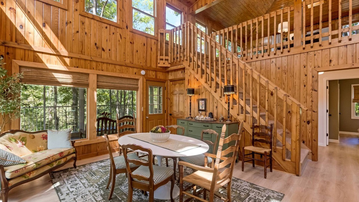 Silver Point House | Lakeside 3 BR Retreat - Huge Decks, 1 mile from Hurricane Marina & Beach