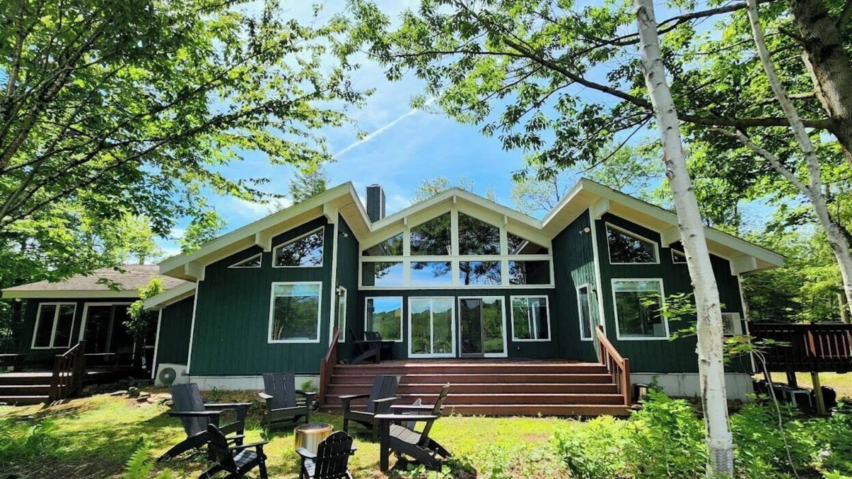 Becket House | Lakeside 5-BR Home in Idyllic Berkshires