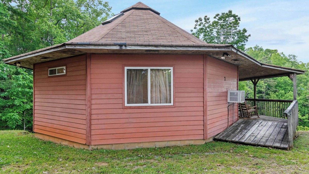 Ellijay Cabin | Lakeside Cabin #7 at Carters Lake Marina, includes a boat slip at the marina
