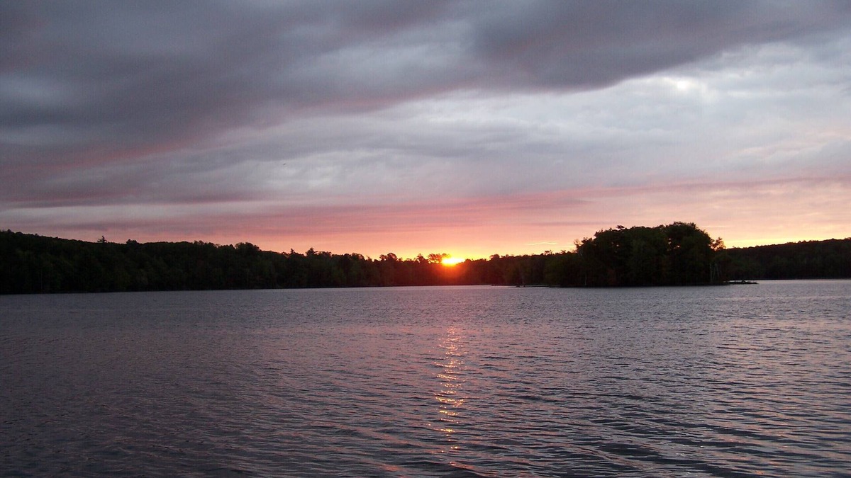 Chief Lake Cabin | Lakeside Cabin & Paddle Craft