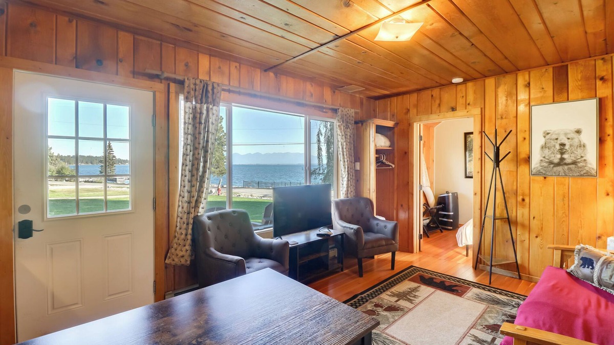 Lakeside Cabin | Lakeside Cabin w/Beach ~ 14 Mi to Ski Area!