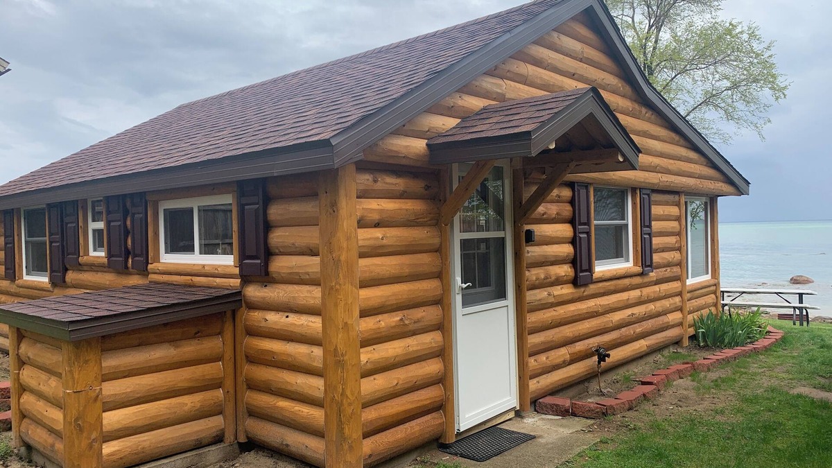 Port Hope Cabin | Lakeside Cabin with a Touch of Vintage Charm and All the Modern Conveniences