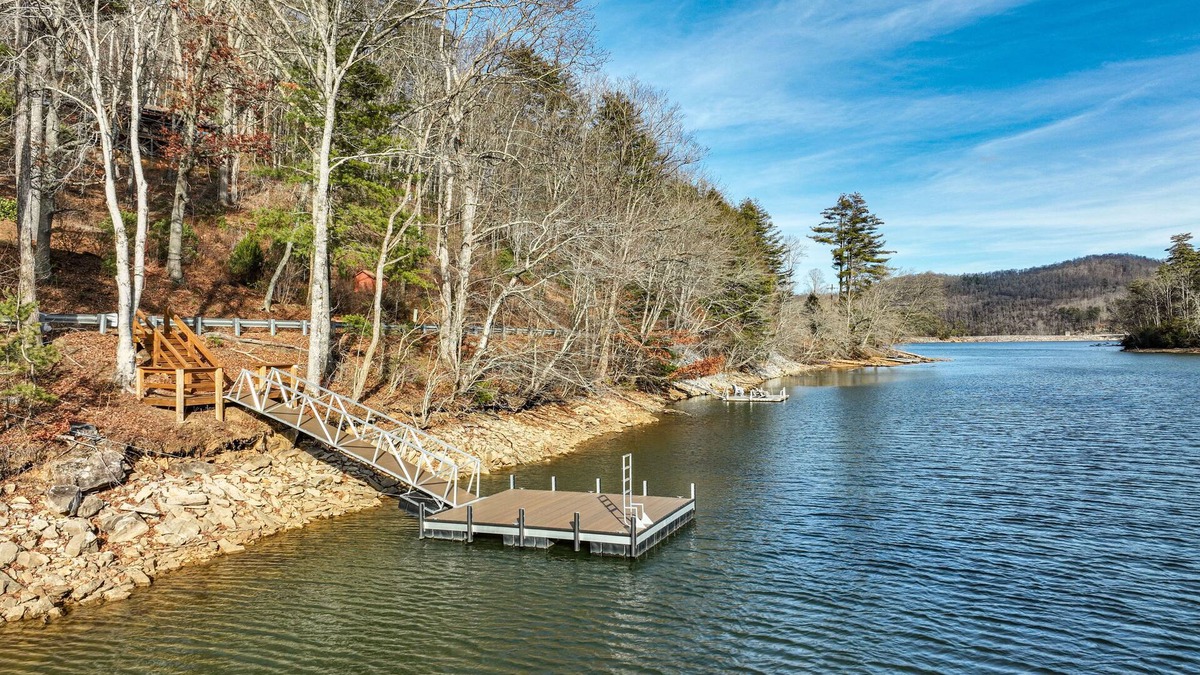 Cullowhee Cabin | Lakeside Cashiers Cabin w/Private Boat Dock!
