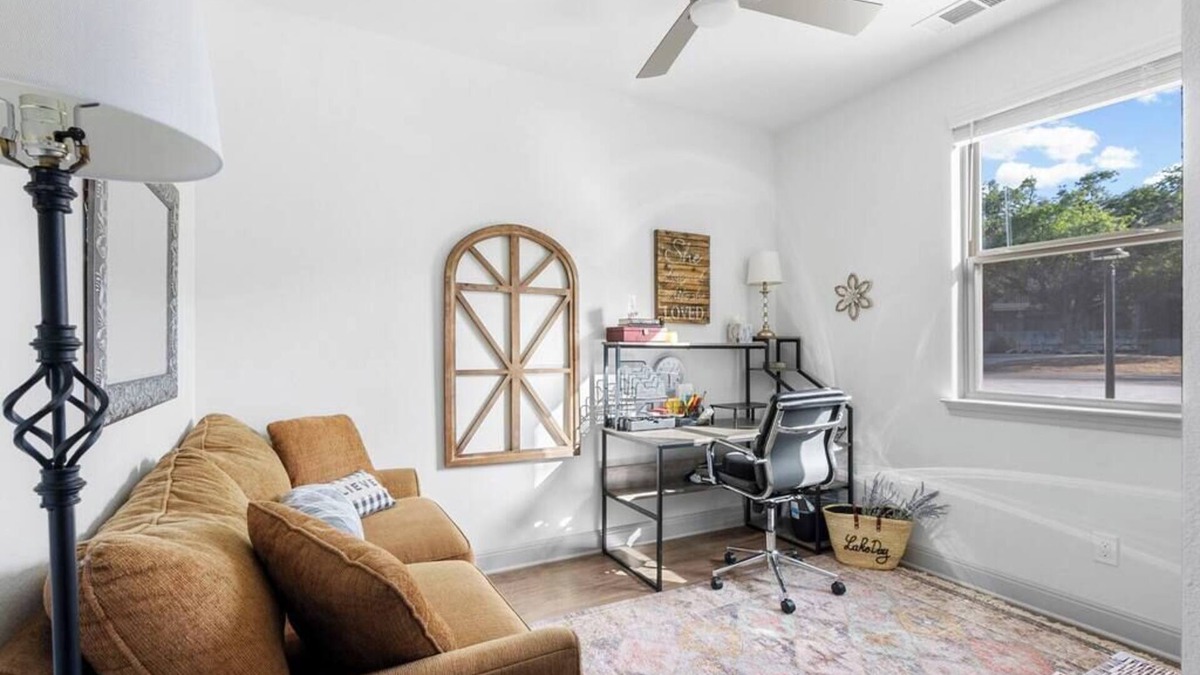 Point Venture House | Lakeside Charm at Casa Carmen by the Golf Course