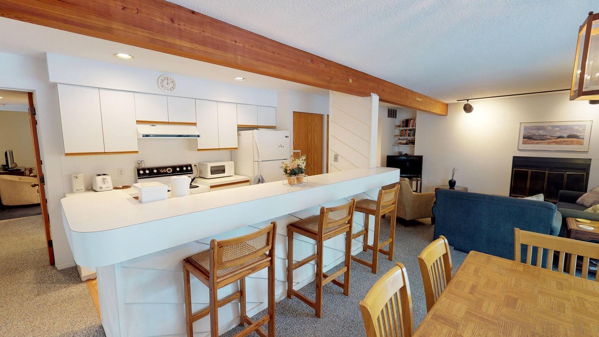 Petoskey Condo | Lakeside Club #24 -Convenient Location - Short Drive to the Slopes!