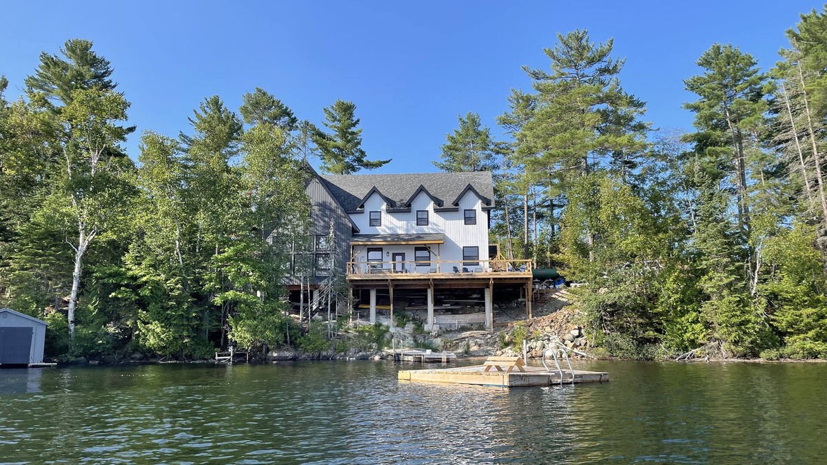 Algoma District Cottage | Lakeside cottage at Upper Island Lake