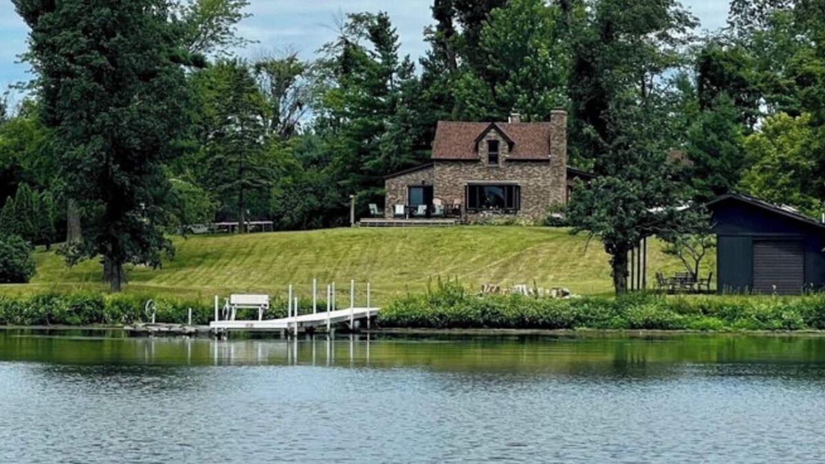 Luck Cabin | Lakeside Cottage - Amazing WI lake cabin perfect for the family