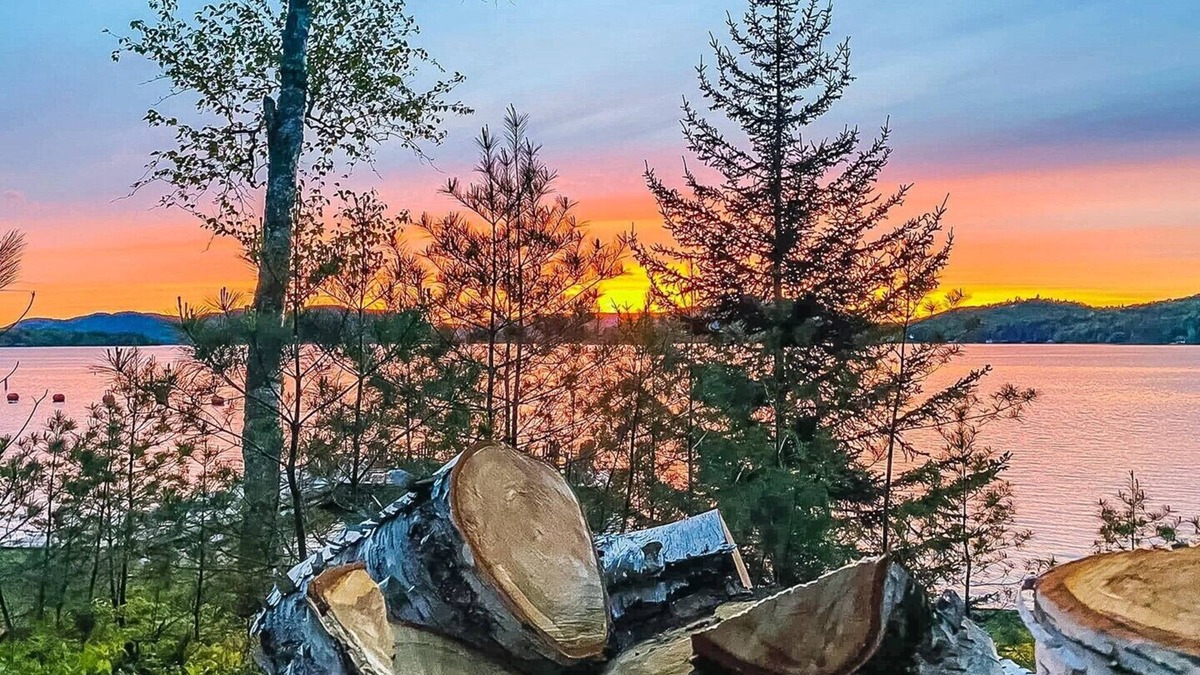 Inlet Cottage | Lakeside Cottage at The Birches on 4th Lake Inlet