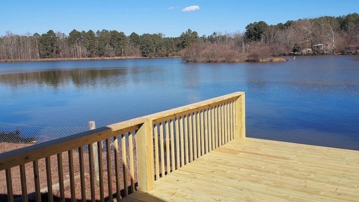 Tunnel Hill Cottage | Lakeside Cottage , Fish from your back deck!