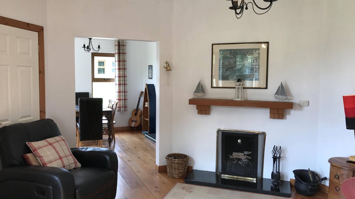Kesh Cottage | Lakeside Cottage In Kesh with panoramic views over Lough Erne,