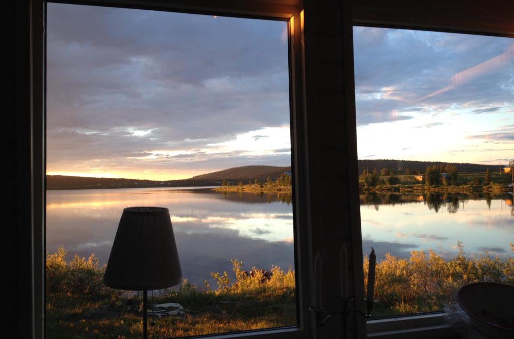 Skaulo House | Lakeside cottage in Lapland with great view