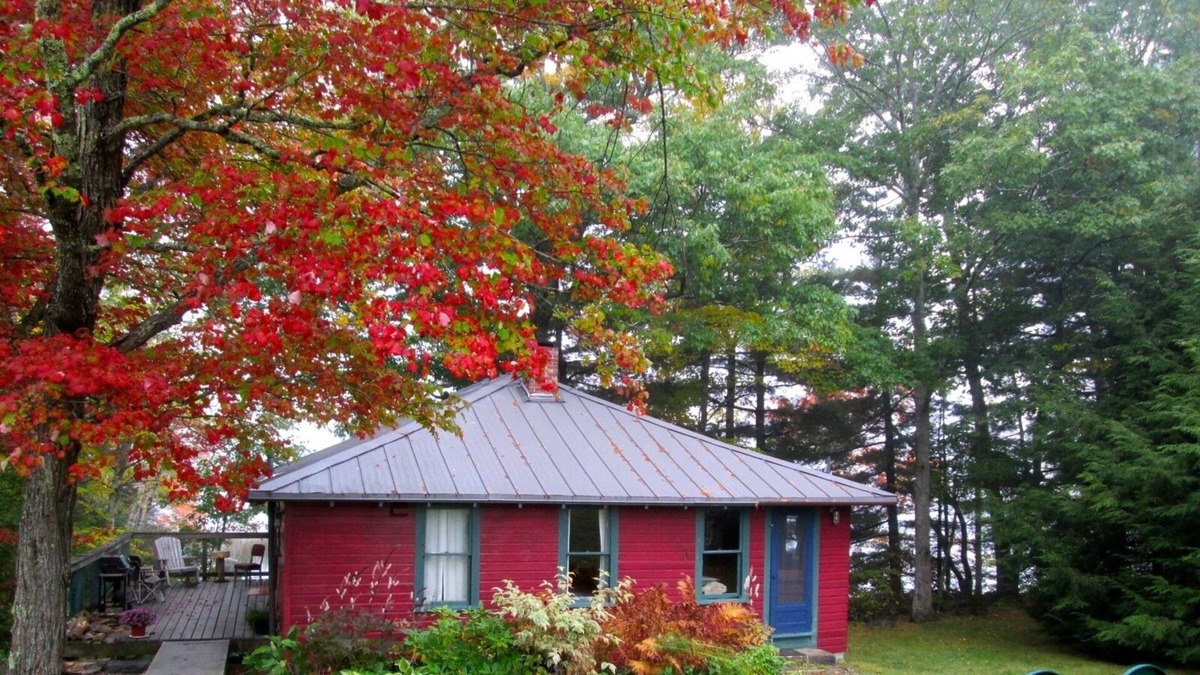 Warren Cottage | Lakeside Cottage in MidCoast Maine