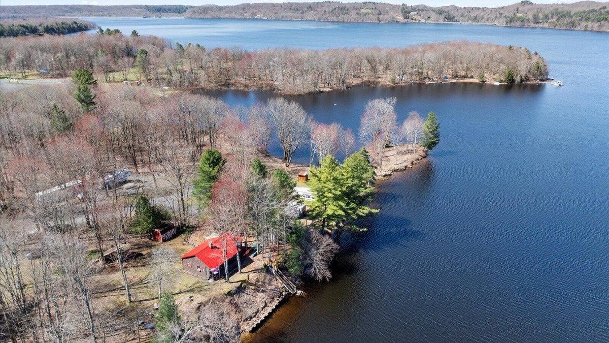 Cold Brook Cabin | LAKESIDE COTTAGE - “NEW” Waterfront Vacation Rental, Full Lake Access, Kayaks