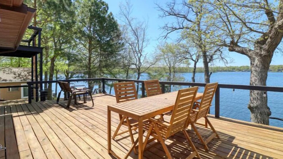 Vergas Cottage | Lakeside Cottage on Trowbridge Point - Swim, Fish, Relax!