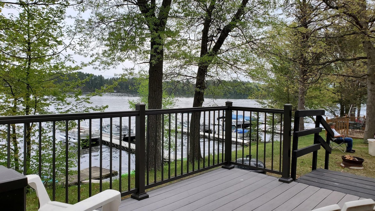 Spooner Cottage | Lakeside Cottage!