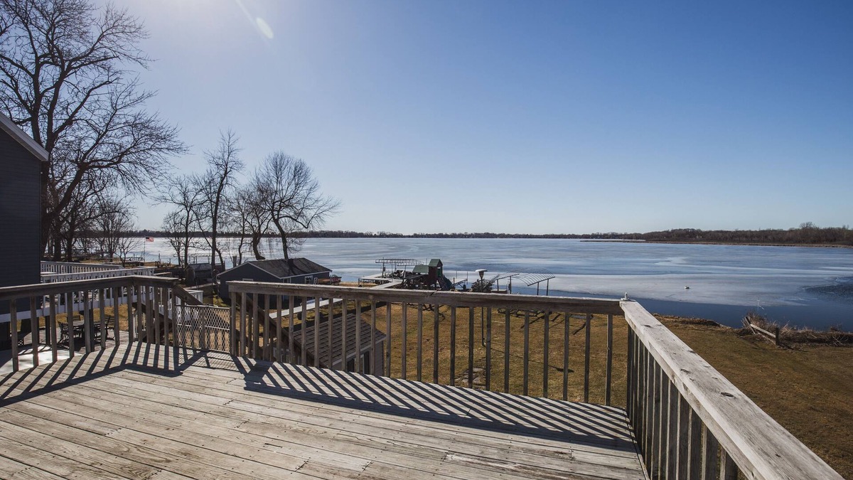 Wind Lake Cottage | Lakeside Cottage with Inspiring Views! Master Bedroom & Lakeside Decks!