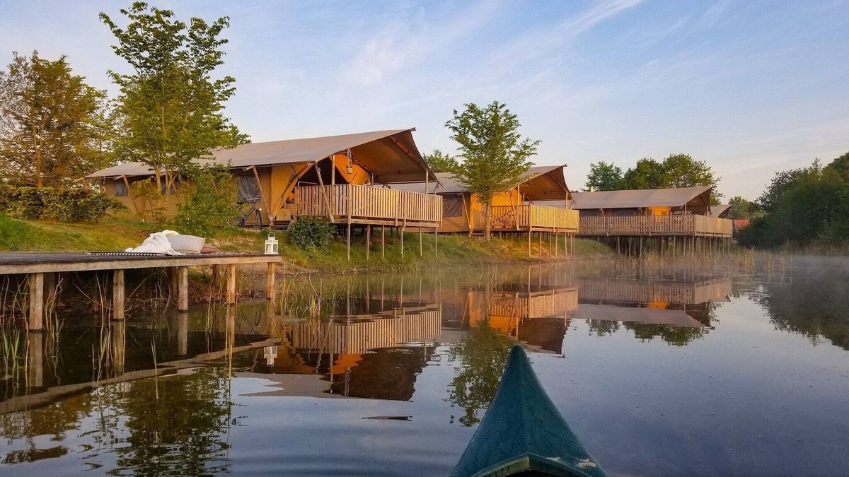 Bant House | Lakeside Escape for Groups